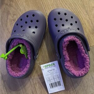 Crocs Kids Classic Lined Clog - Purple and pink on inside  Toddler C10